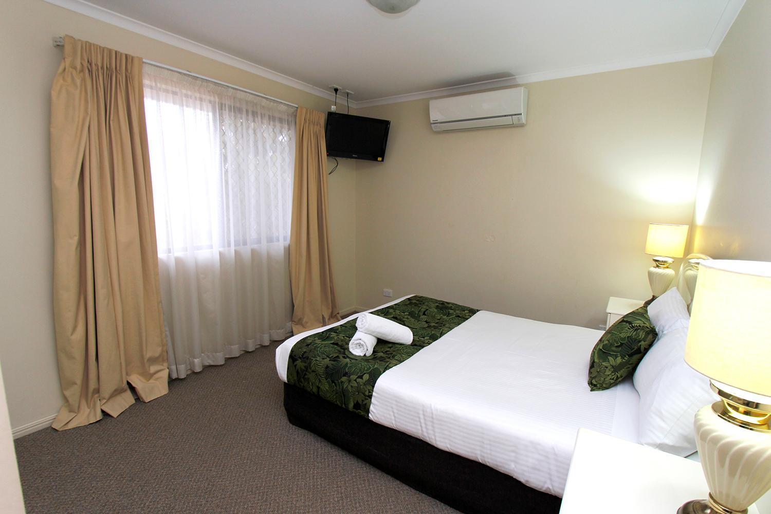 The Palms Motel Чинчила Екстериор снимка